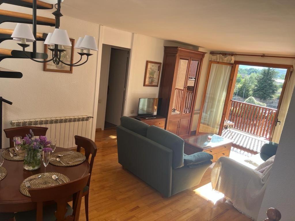 Precioso Duplex En Puigcerda Con Plaza De Parking Appartement Buitenkant foto